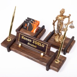 Avukata Hediye Ahşap Masa İsimliği Themis Heykel Ofis İsimlik Seti - 2